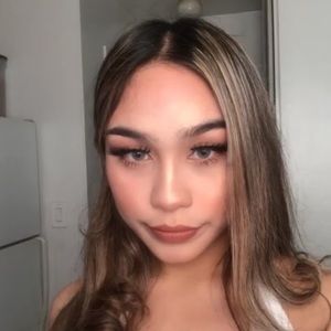 Meet your Posher, Alexia